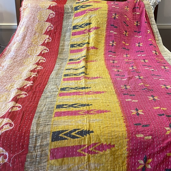 Beautiful recycled Kantha throws hand quilted, recycled, one of a kind. - Picture 5 of 8